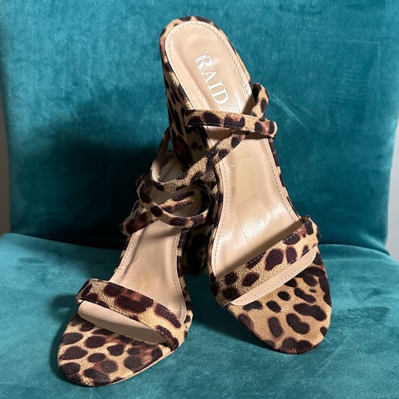 Lulu’s Raid Leopard Ankle Wrap Sandal - Size 39 - Picture 8 of 8